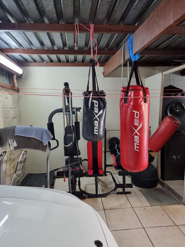 5 Bedroom Property for Sale in Grassy Park Western Cape